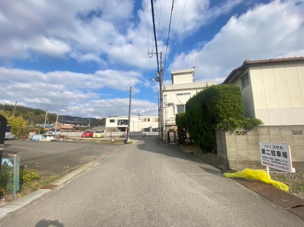 和歌山市寺内中古戸建の前面道路含む現地写真