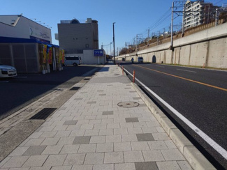 【前面道路含む現地写真】 | 塩屋町シーサイド多目的建物
