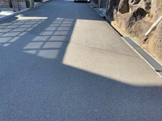 【前面道路含む現地写真】
