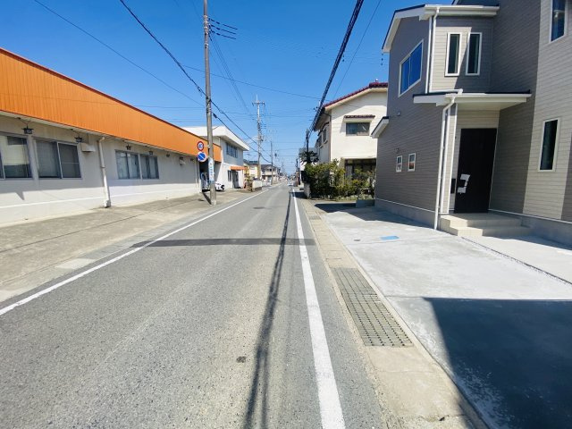 新築　高崎市下之城町1期　Heartful　Town　1号棟の前面道路含む現地写真|現地写真　西側接道幅員約6ｍ
