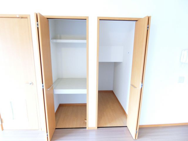 リビングタウン狭山池の収納|同物件別部屋イメージ写真