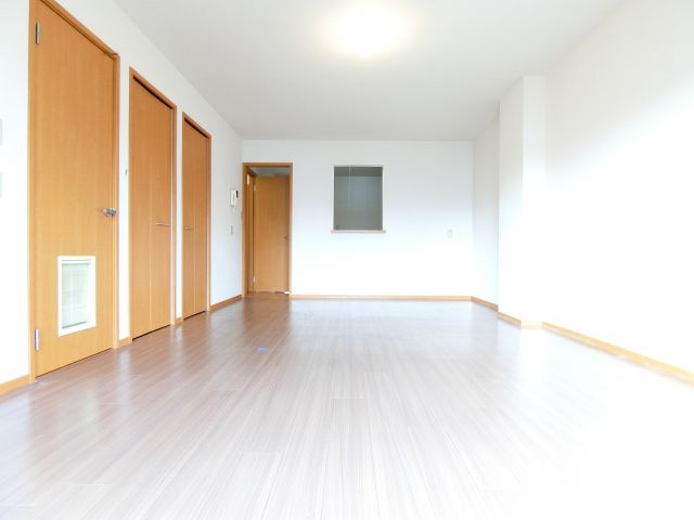 リビングタウン狭山池の居間・リビング|同物件別部屋イメージ写真