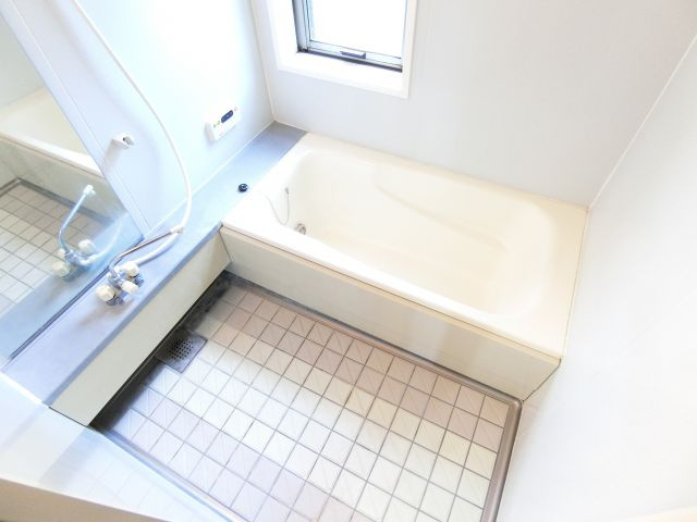 リビングタウン狭山池の浴室|同物件別部屋イメージ写真