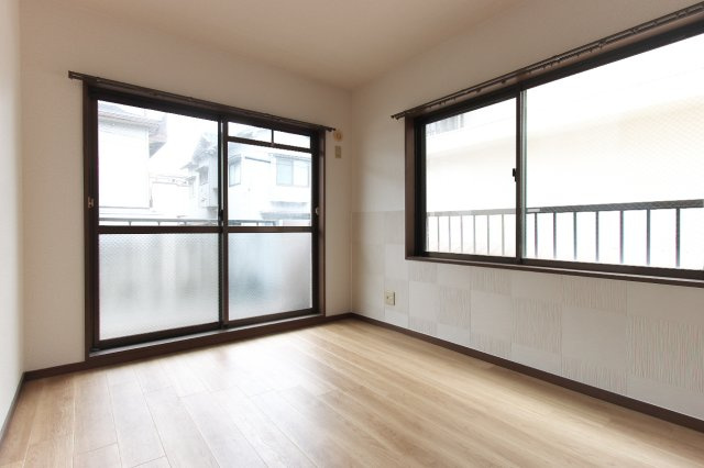 マリージュの洋室