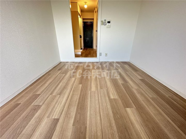 【洋室】 | グランディール壹番館 | 落ち着いた色調の洋室です