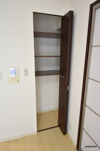 グランシス江坂　仲介手数料無料の収納