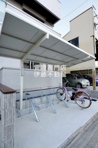 アリヴィオの駐車場