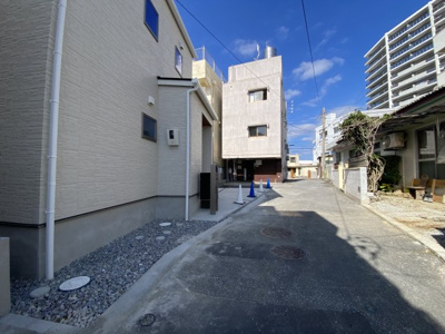 【前面道路含む現地写真】 | 宜野湾市真栄原1丁目（限定1棟） | 限定1棟♪