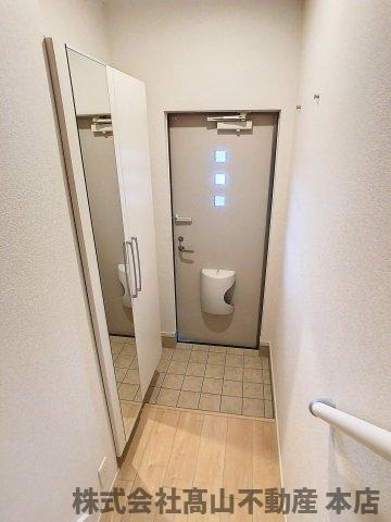 グランド　ヒルズ　Ⅰの玄関