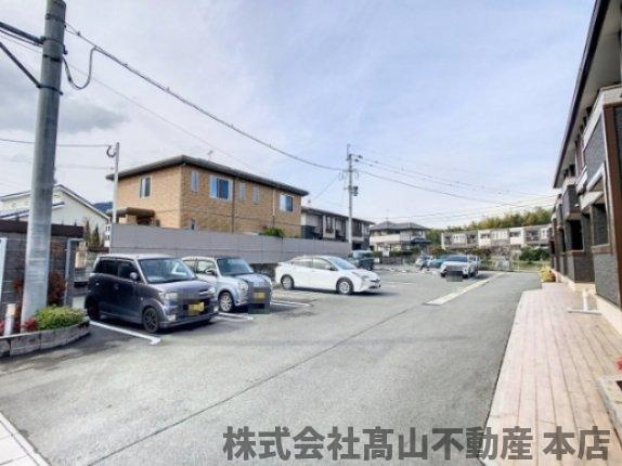 グランド　ヒルズ　Ⅰの駐車場