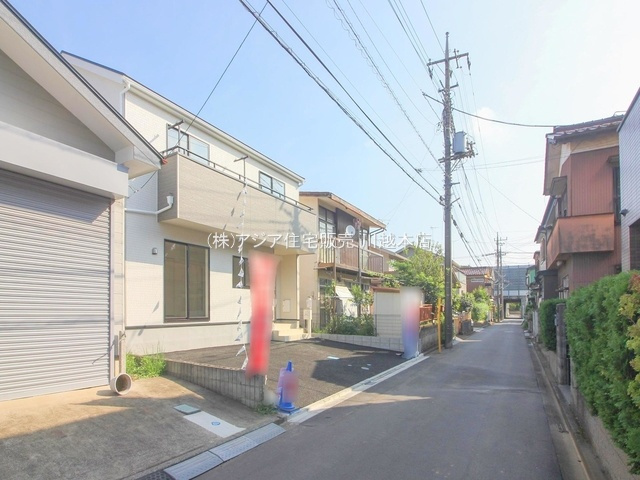 川越市今福第26　新築戸建の前面道路含む現地写真|南東側約4.0ｍ公道
