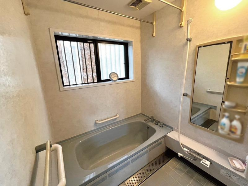 高知市深谷町　中古戸建ての浴室