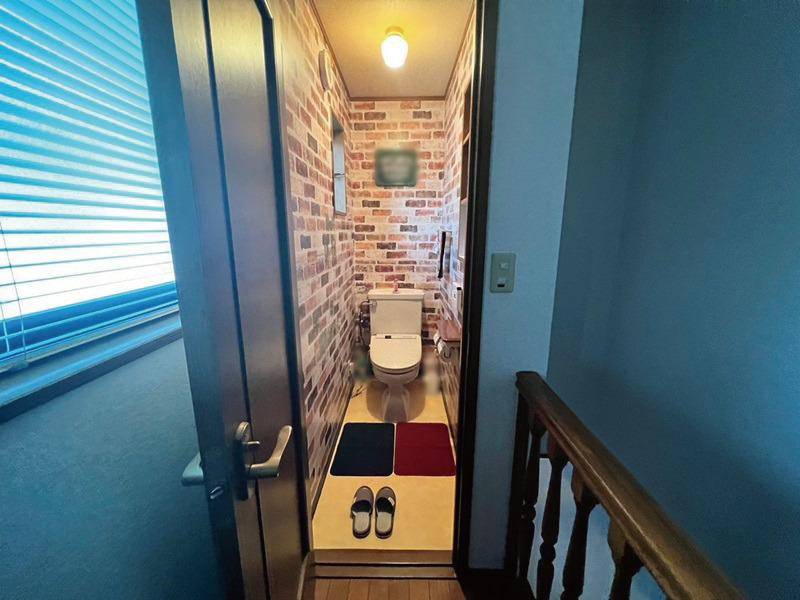 高知市深谷町　中古戸建てのトイレ