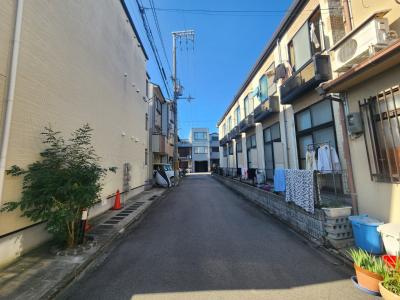 ガーデンフォレストの周辺|前面道路