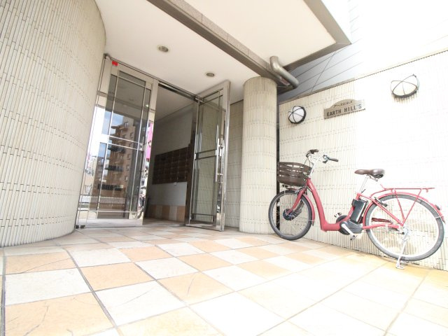 アースヒルズのエントランス|建物の内部です