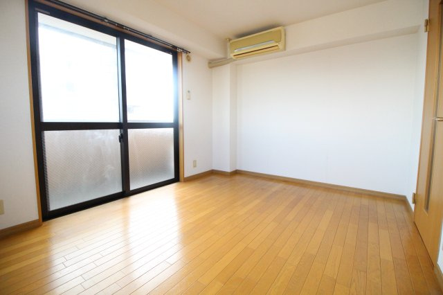 アースヒルズの洋室|個人の部屋や寝室として使える洋室です