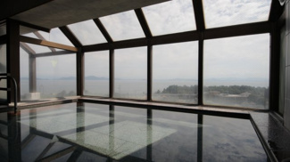 【浴室】 | ロイヤルリゾート琵琶湖　 | 最上階(10階)の展望大浴場から琵琶湖を眺めながら入浴できます