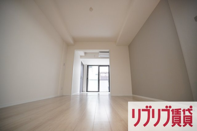 テリアズ港町の居間・リビング