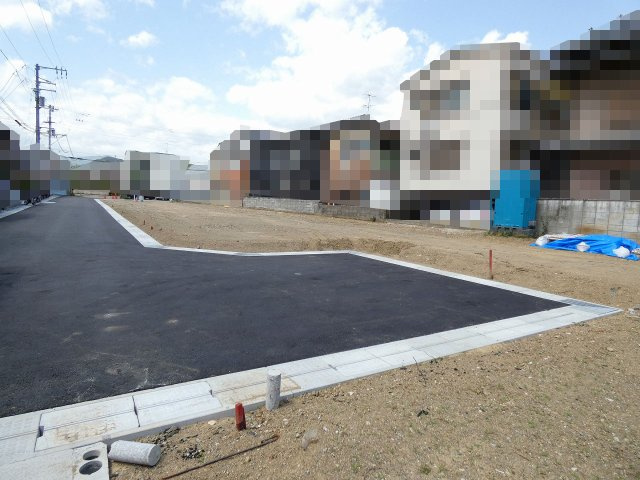 朝倉本町　建築条件なし　売土地　１号地の前面道路含む現地写真