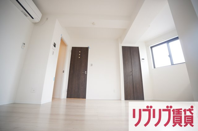 テリアズ港町の居間・リビング
