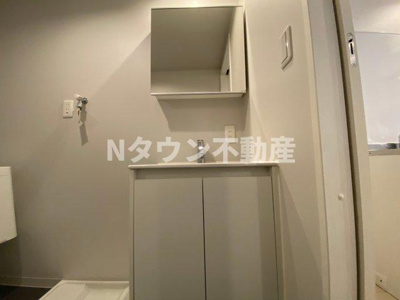 【独立洗面台】 | Partage　suzu(パルタージュスズ) | 独立洗面台、小物を置くことができて便利です
