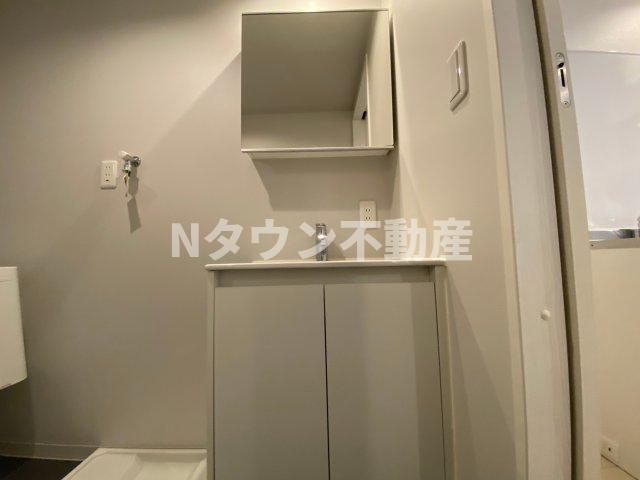 【独立洗面台】 | Partage　suzu(パルタージュスズ) | 独立洗面台、小物を置くことができて便利です