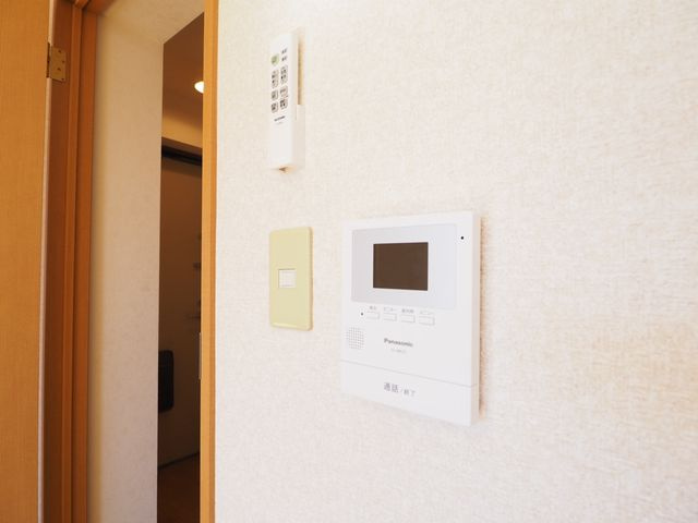 【セキュリティ】 | クレベール | モニター付きのインターホン