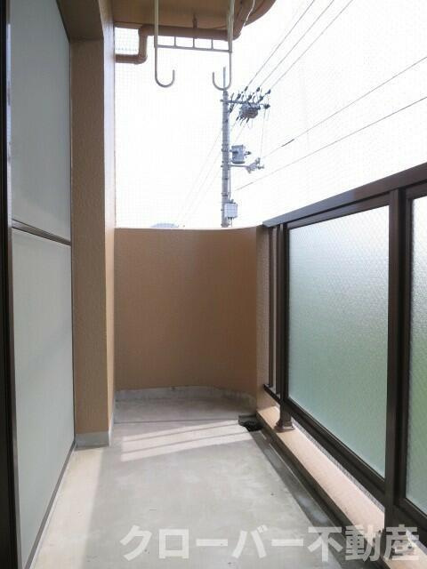 ハイネス郡家のバルコニー