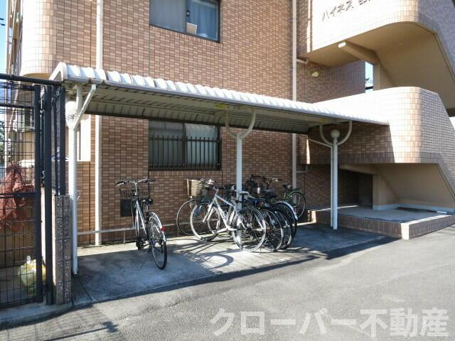 ハイネス郡家|駐輪場