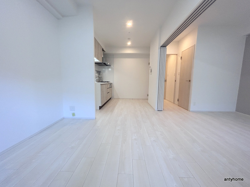 スプランディッド難波WESTⅡ　仲介手数料の居間・リビング