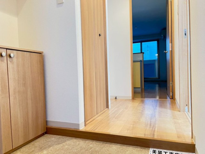 【玄関】 | フローリッシュ茨木 | 別部屋写真