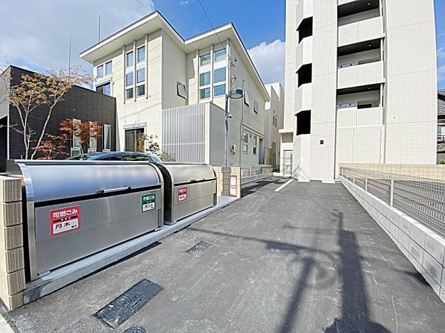 【駐車場】 | スリーアイランドタワー車道