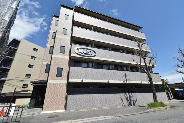 ウエスト桂川駅前