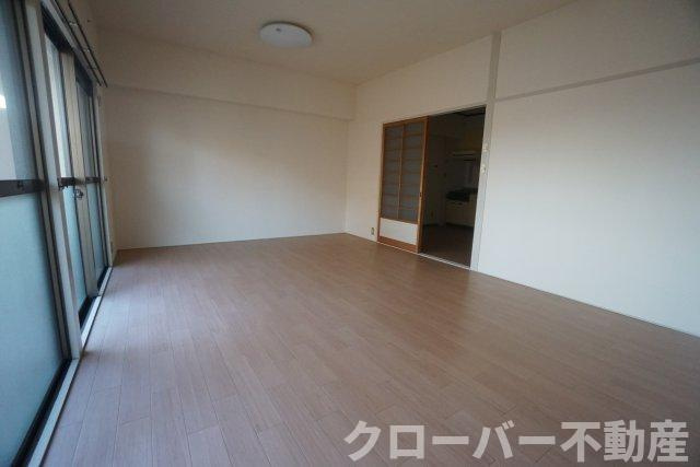 アーバンハイツ大橋の居間・リビング