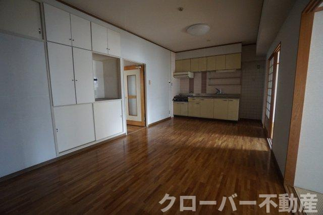 アーバンハイツ大橋の居間・リビング