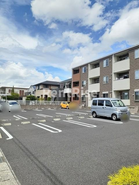 ハウスアメニティの駐車場|駐車場