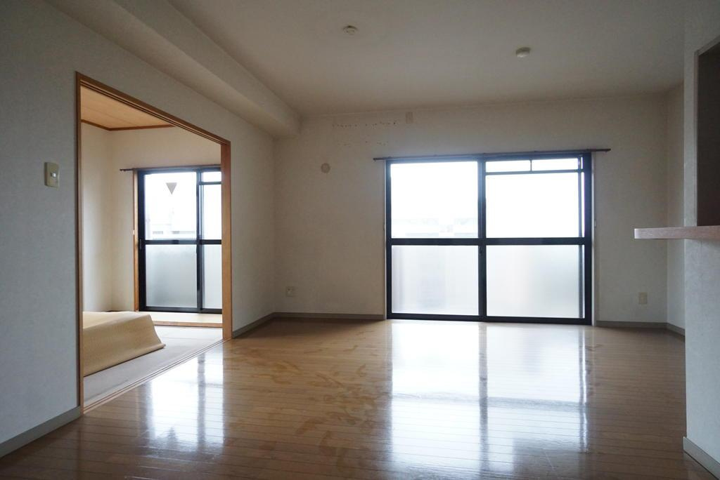 Uマンションの居間・リビング