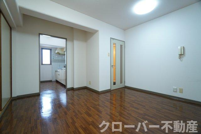 五福マンションの居間・リビング