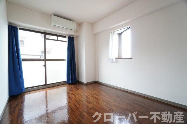 五福マンションの洋室