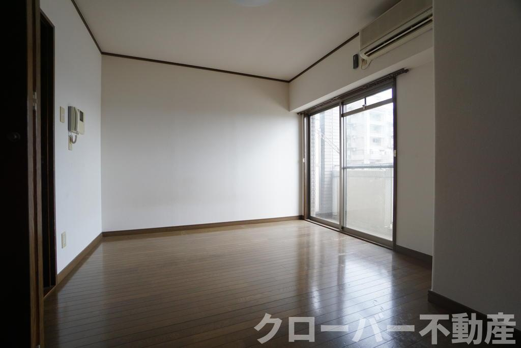 アルファビルの居間・リビング