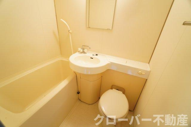 アルファビルの浴室