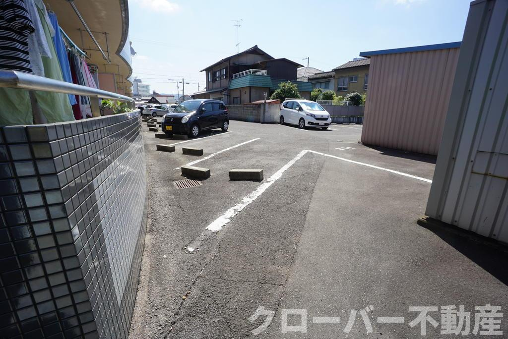 ピュアハイツ白金の駐車場