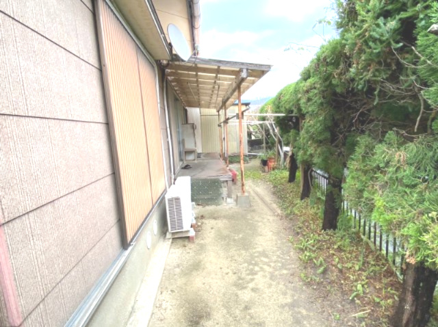 須恵町上須惠中古平家建の外観|雨戸がついているので、台風の時も安心できますね！