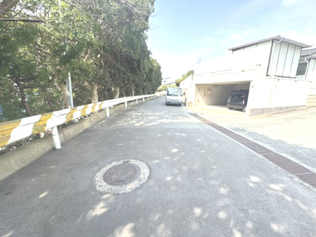 須恵町上須惠中古平家建の前面道路含む現地写真