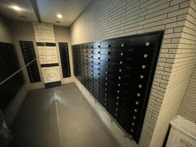 【エントランス】 | アドバンス新大阪ウエストゲートⅡ | 宅配ボックス付きで便利です。