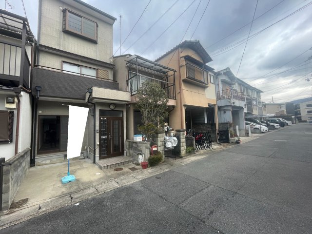 地下鉄東西線『東野』駅まで徒歩１５分☆リフォーム済みで即ご入居可☆３ＬＤＫ☆山科区西野大鳥井町の外観|外観