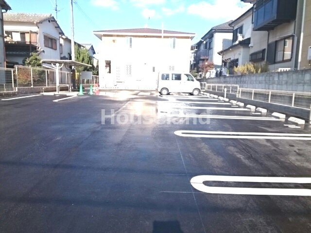 サニーホワイトＶの駐車場