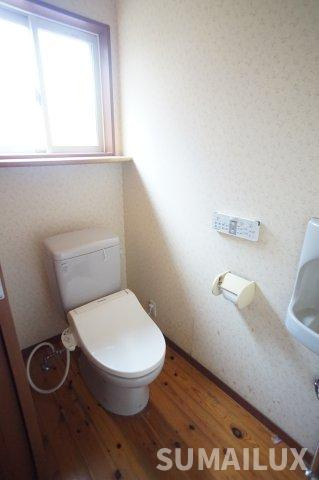 熊本市南区城南町永の一戸建てのトイレ