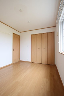 【洋室】 | ロイヤルヒルズ高松