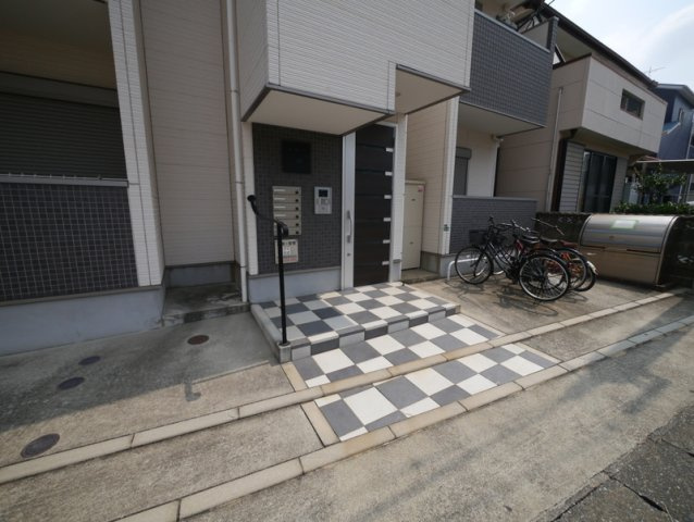 リテラ南福岡2のエントランス
